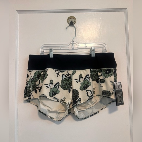 Oiselle Mac Roga Shorts Flora Print Style: 103119 NEW W/Tag Size 12 - Picture 1 of 6
